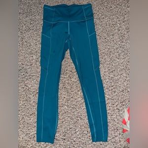 BRAND NEW CONDITION LULULEMON LEGGINGS SIZE 4